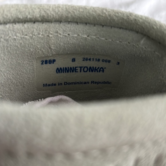 Minnetonka pastel moccasins size 8 - Picture 3 of 5